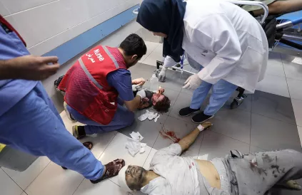 Al Shifa hospitaal, 11 oktober 2023. Een maand na deze foto werd het hospitaal volledig ontruimd en vernield. Foto: Wafa/APAimages/CC BY-SA 3:0