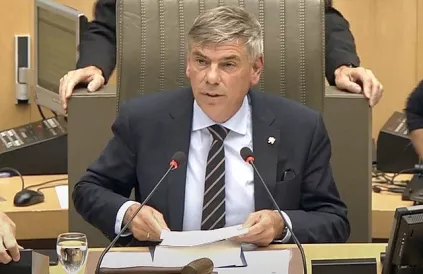Filip Dewinter als voorzitter van het Vlaams parlement (Foto: Vlaams parlement / CC A-SA 3.0)