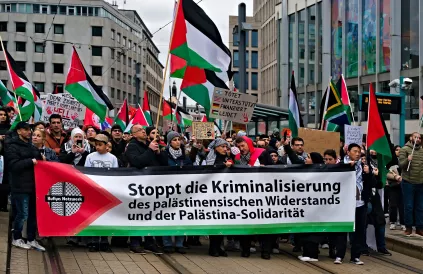 'Stop de criminalisering van Palestijns verzet en Palestijnse solidariteit.' Foto: conceptphoto.info/ CC BY 2.0 DEED