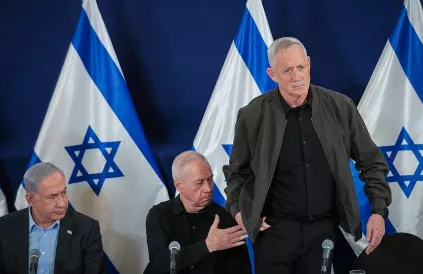 Netanyahu (l), Gallant en Gantz. Foto: Noam Revkin Fentony/Flash90