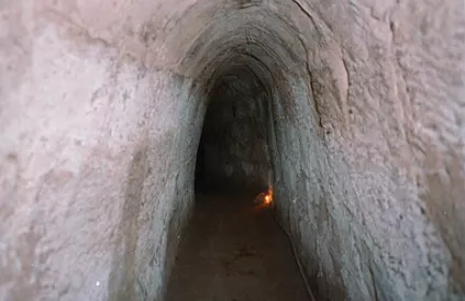 Tunnel van Hamas? Een van de kilometers tunnels van het Vietnamese verzet tegen de VS-bezetting (1965-1973). Foto: Kevin Jacobs/Public Domain 