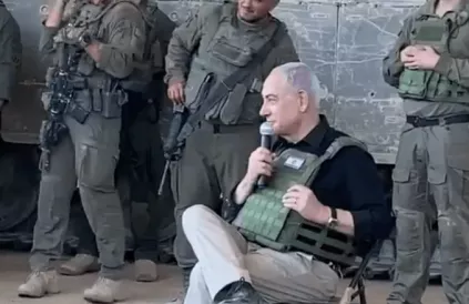 Netanyahu bezoekt de troepen aan de grensovergang Rafah tussen Gaza en Egypte. Foto: palestinechronicle.com