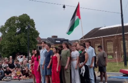Voorstelling Circus ID in  Hal 5 in Leuven.