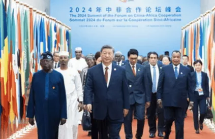 De EU doet er goed aan dit voorbeeld te volgen. 9de Chinees-Afrikaanse top in Beijing (2024). Foto: Ministerie van BZ van China 