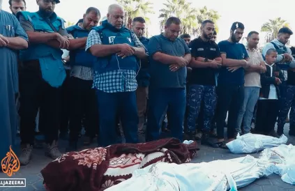 AL Jazeera journalisten herdenken hun vermoorde collega's. YouTube Al Jazeera
