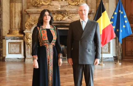 Palestijns ambassadeur Amal Jadou bij Koning Filip. Foto: X @AmalJadou7
