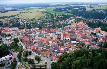 Het stadje Tábor in Zuid-Bohemen (niet het fictieve stadje in dit boek). Foto: Rudolf Kukačka/Public Domain