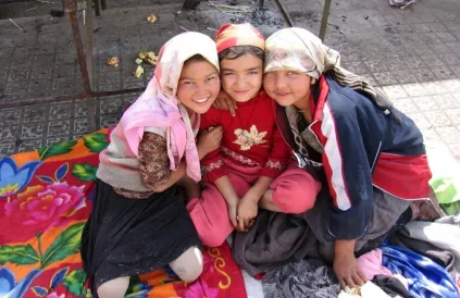 Meisjes in Khotan, een stad in Xinjiang. Foto: Colegota, Wikimedia Commons / CC BY-SA 2.5 ES