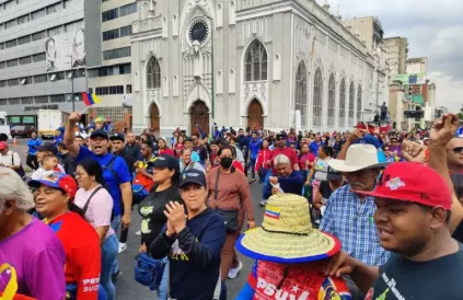 Protestmars in Caracas op 21 maart tegen de deportatie van Venezolanen uit de VS naar El Salvador. Foto: Resumen Latinoamericano. 
