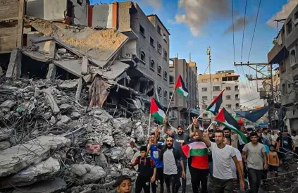 Betoging in Gaza bij het begin van de genocide. Foto: Saleh Najm & Anas Sharif, Wikimedia Commons / CC BY 4.0