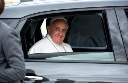 Pope Francis at Joint Base Andrews. Pete Souza, Public domain, via Wikimedia Commons