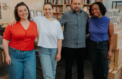 Kif Kif: vlnr. Nina Henkens, Rania Karoui, Rachid Baitar en Zarissa Windzak. Foto: Departement Cultuur, Jeugd & Media