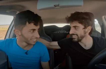 Basel (l) en Yuval, twee vrienden maakten een film. YouTube No Other Land