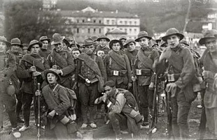 Spaanse soldaten klaar voor vertrek naar Marokko - officieel allemaal 18 jaar oud... Foto: Ricardo Martín/Public Domain