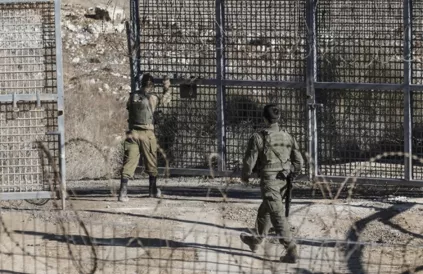 Israëlische soldaten betreden een militaire basis in Syrië. Foto: Anadalou 