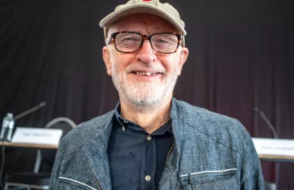 Jeremy Corbyn op Manifiesta. Foto © Karina Brys.