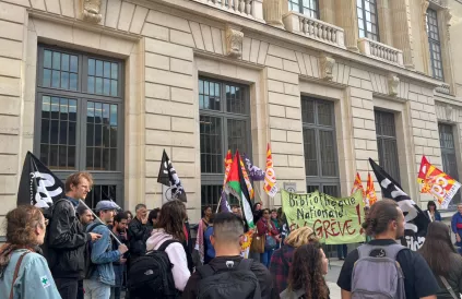 Stakers voor het Richelieu-complex van de Bibliothèque Nationale de France (BNF) in Parijs. Foto: @aurelienb93.