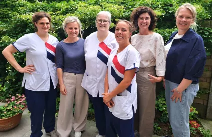 Van links naar rechts: Stefanie, Griet mijn leidinggevende, Nancy, Chelsey, Els de directrice en Evy hoofd zorg en paramedici.