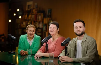 Fatiha Dahmani met Kim Forceville en Michiel Van Opdenbosch, podcast 2, foto: Docwerkers 
