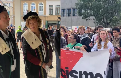 Rector Petra De Sutter (links) en actievoerende studenten (rechts). Foto: Helenka Spanjer