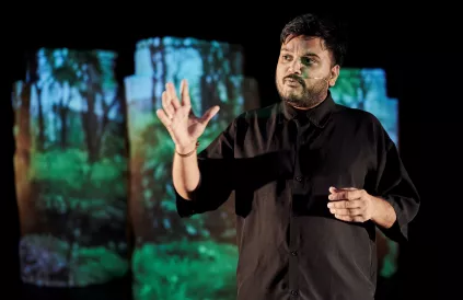 'The Harvest of Broken Promises': theater over zaden, maar ook zoveel meer (c) Studio Pramudiya