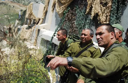 Gadi Eisenkot (m) staat als mogelijk eerste minister voor identiek beleid van repressie en kolonisatie. Foto: IDF/CC BY-SA 2:0  