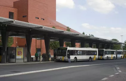 Busstation 't Zand te Brugge. Foto: Wikifalcon CC BY-SA 3:0