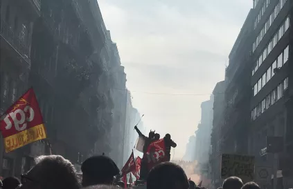 Betoging Marseille 6 februari. Foto: Twitter (https://twitter.com/Mouettemoqueuse)